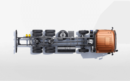 Lori tanpa badan dilihat dari atas, kabin berwarna perang.